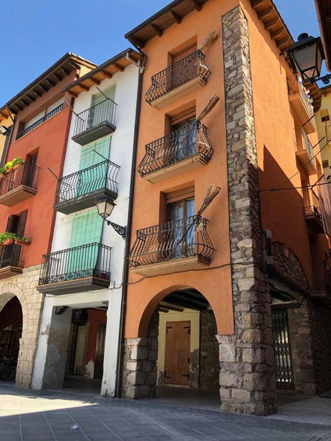 Apartamento con encanto El Pont de Suert Bagian luar foto